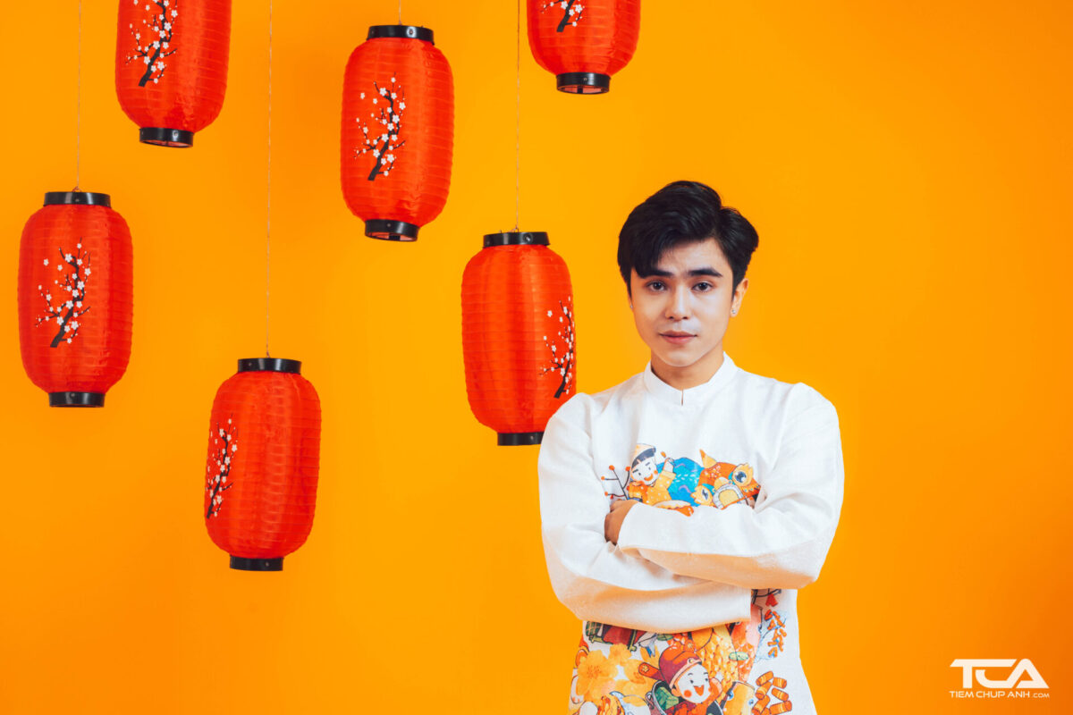 chụp ảnh với áo dài